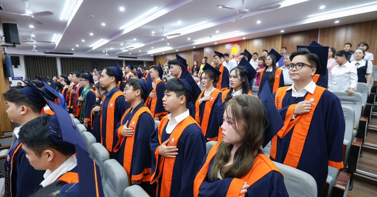 Không còn là "sân chơi độc quyền" của các trường công: Xu hướng đào tạo bác sĩ ở Việt Nam đang thay đổi?