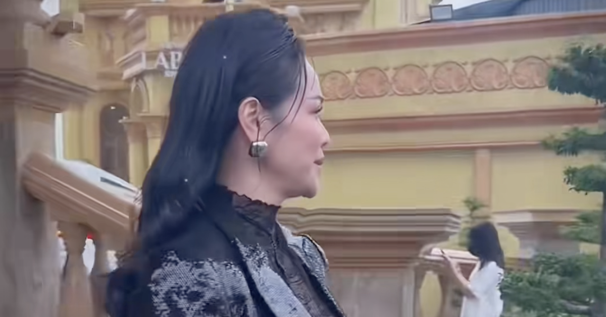 Nữ ca sĩ quê Thanh Hóa giàu "nứt đố đổ vách" nhờ bán cà phê, hit chưa chắc thuộc nhưng nhắc tên ai cũng biết