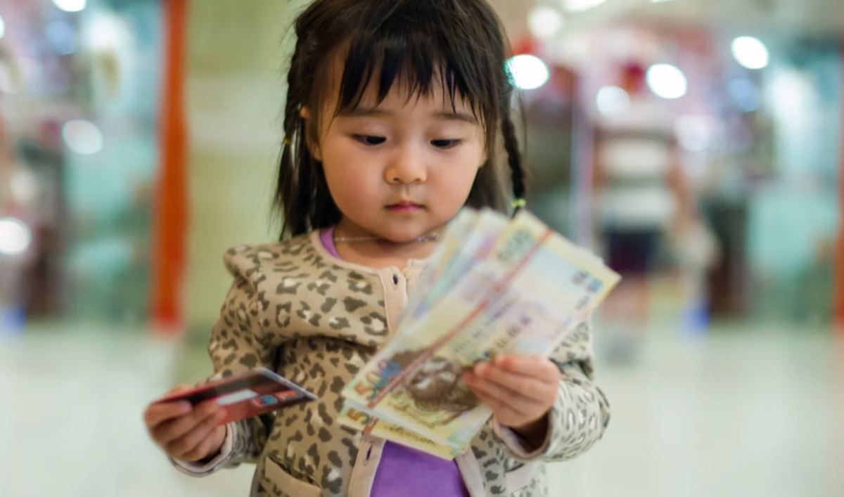 15.000 tài khoản của "nhà đầu tư" dưới 1 tuổi: ...