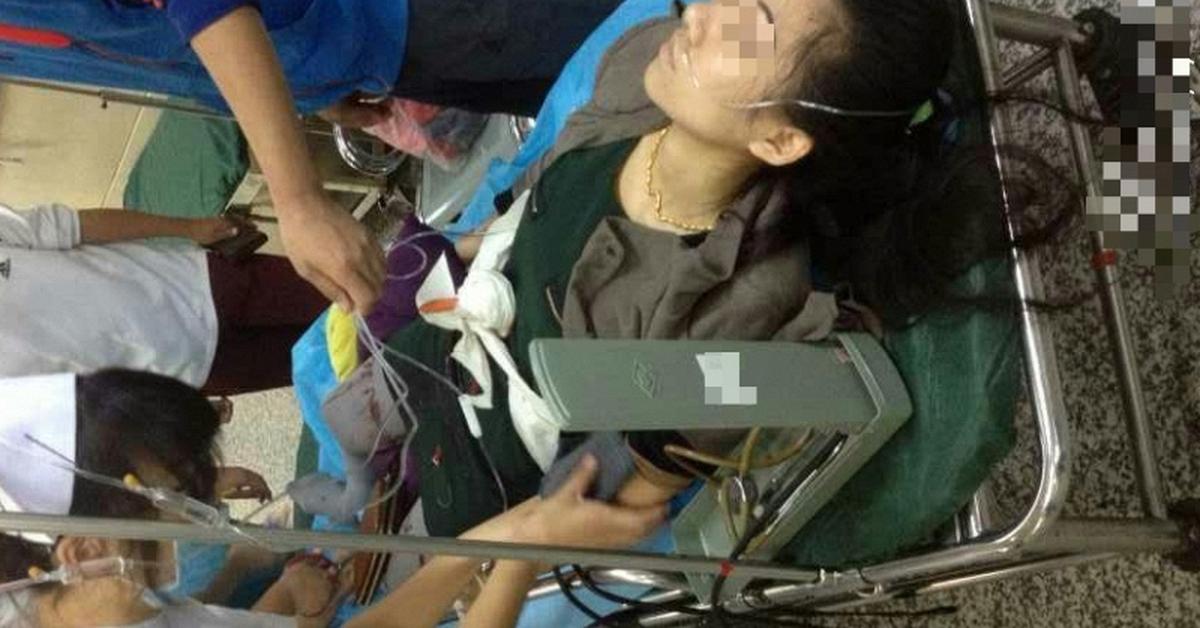 Cô gái 24 tuổi sụt gần 23kg trong 6 tháng: Bác sĩ tìm thấy 1 "thứ đáng sợ" bên trong cổ