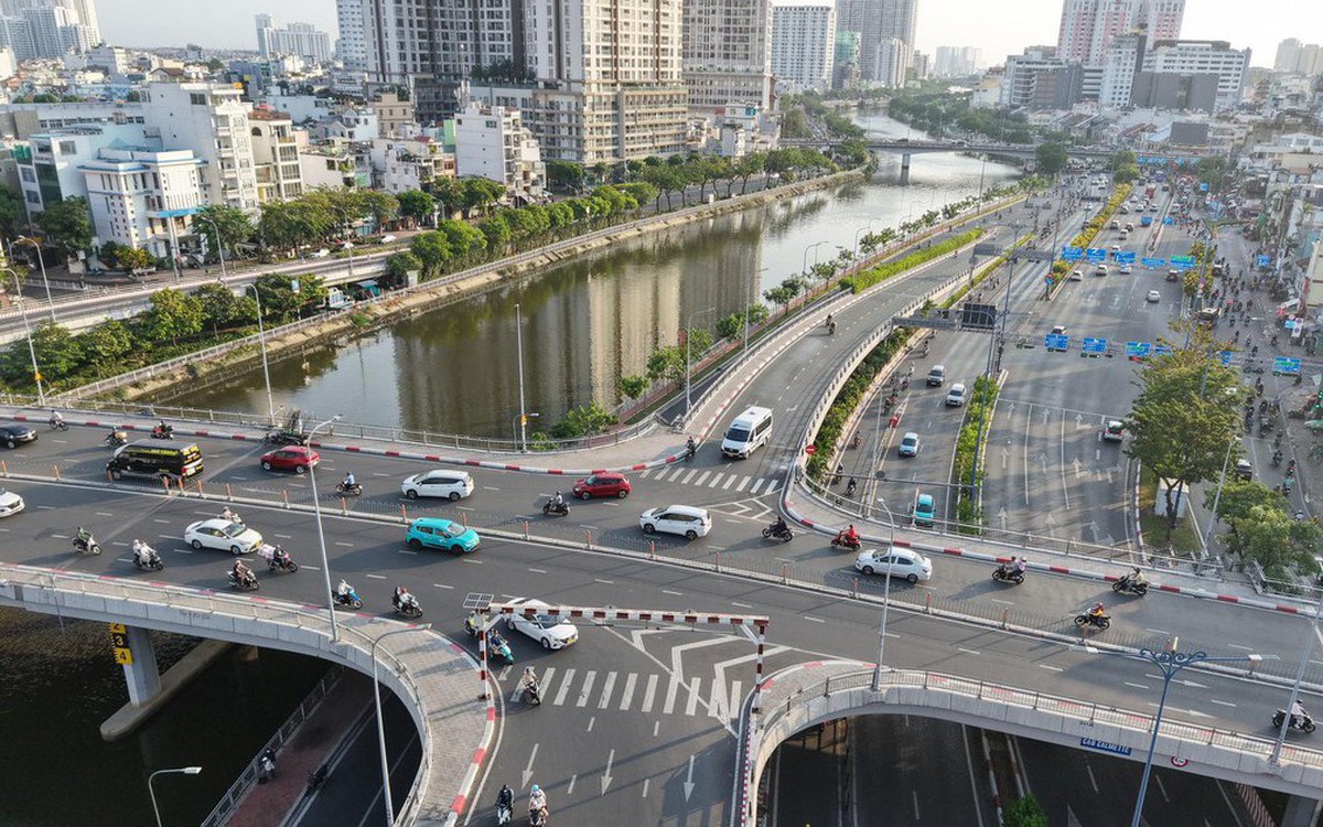 Đang có cuộc đua xây đại đô thị ở cả ba miền đấ...