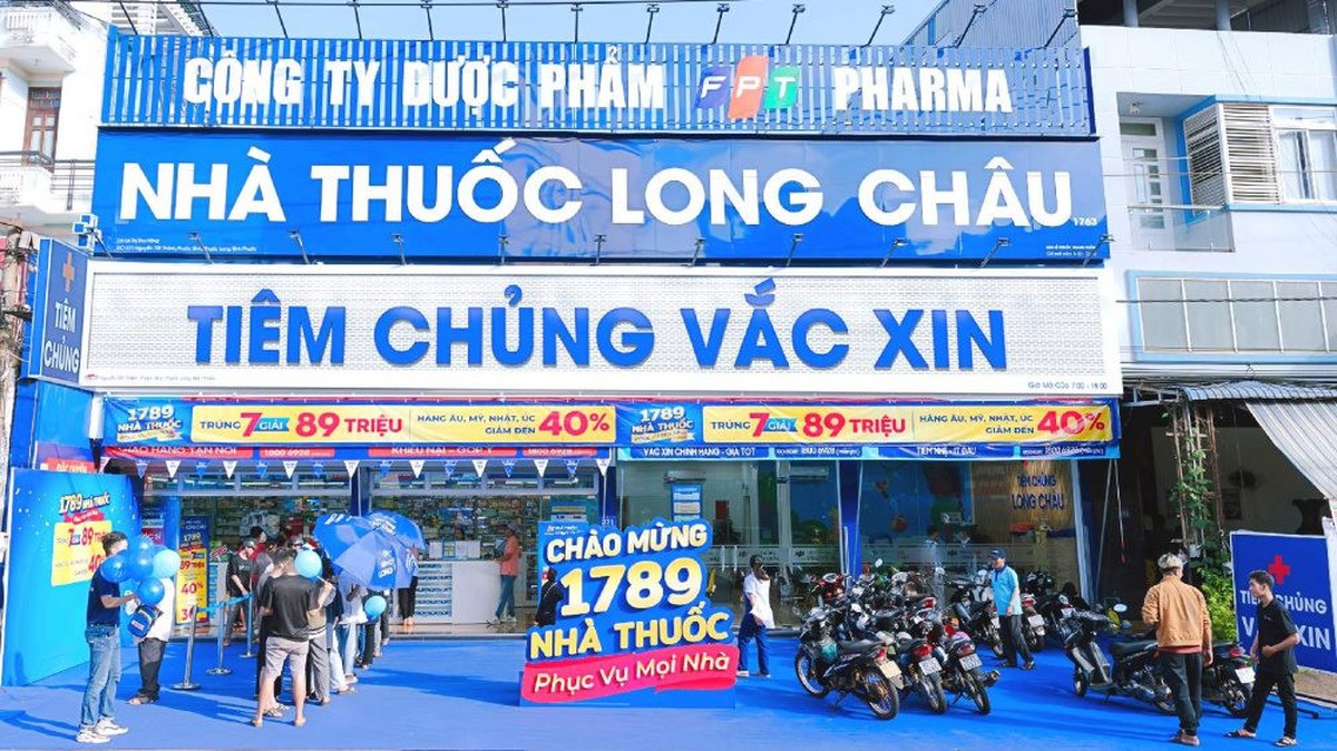 Chủ nhà thuốc Long Châu thông báo thay đổi quan trọng, cổ phiếu tăng kịch trần