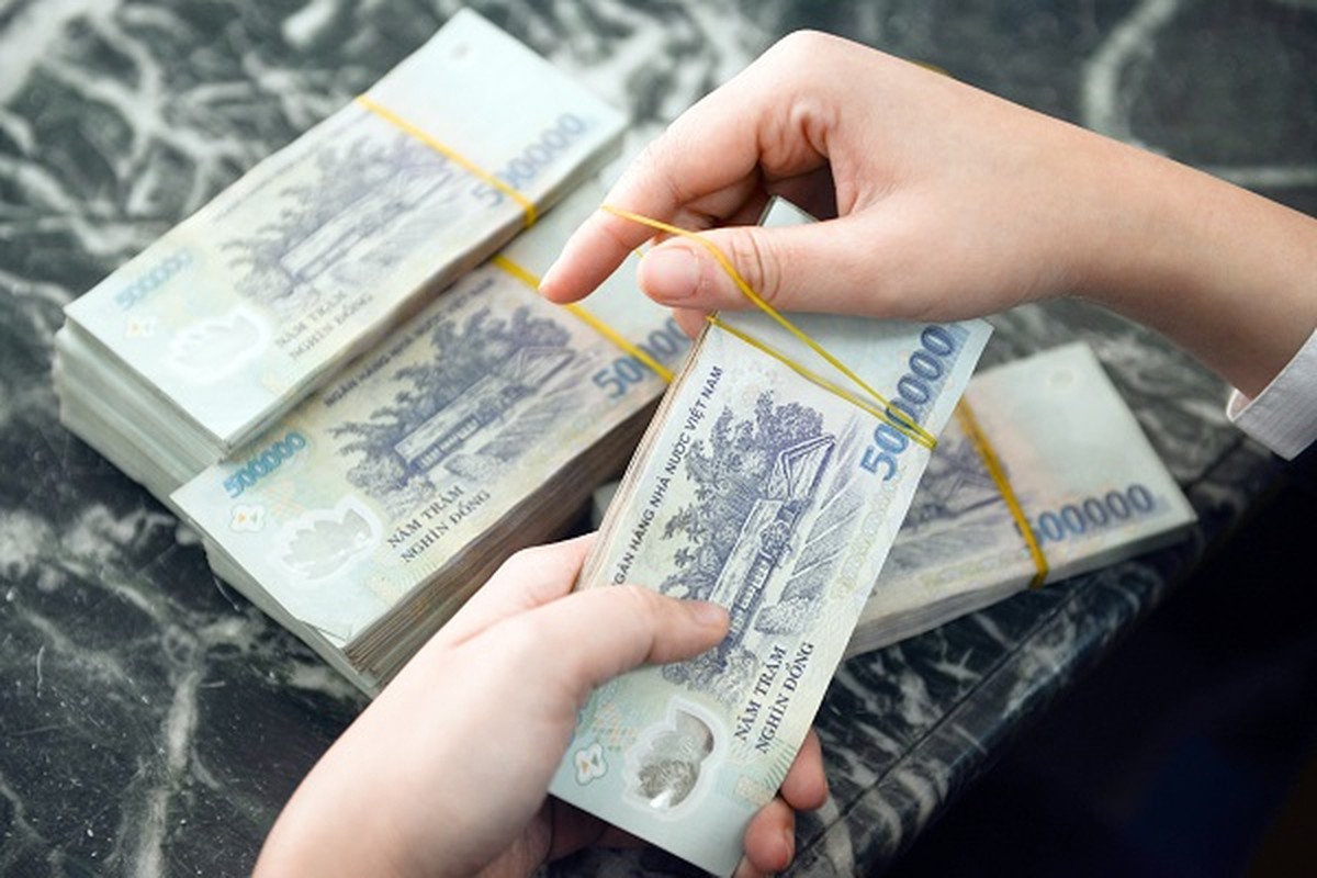 Điều tra giao dịch nhận 300 triệu đồng tới tài khoản cụ ông ở Bắc Ninh, người phụ nữ SN 1990, hộ khẩu Hà Nội được mời tới làm việc