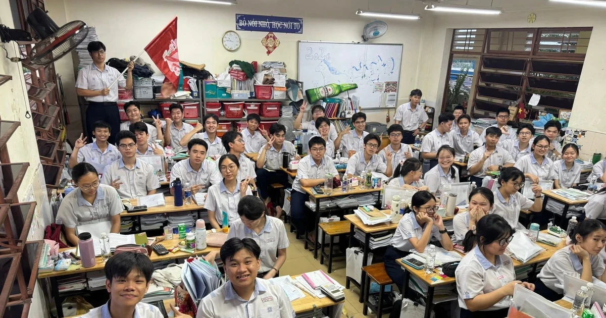 Nóng: Một lớp có 46/47 học sinh trúng tuyển trường y, 2 em đạt 30 điểm