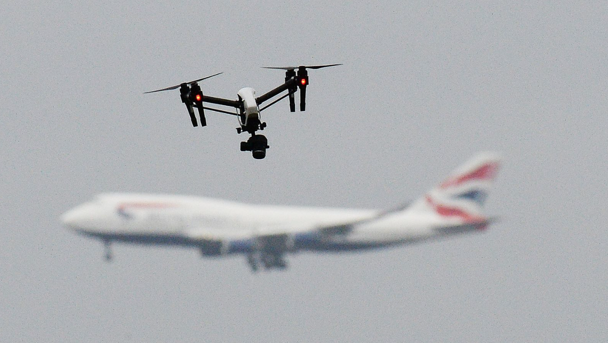 Drone từng là món đồ chơi vài triệu đồng, giờ c...