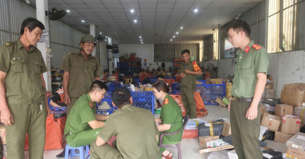 Hơn 50 cán bộ, chiến sĩ đồng loạt ra quân kiểm tra hàng loạt tài xế