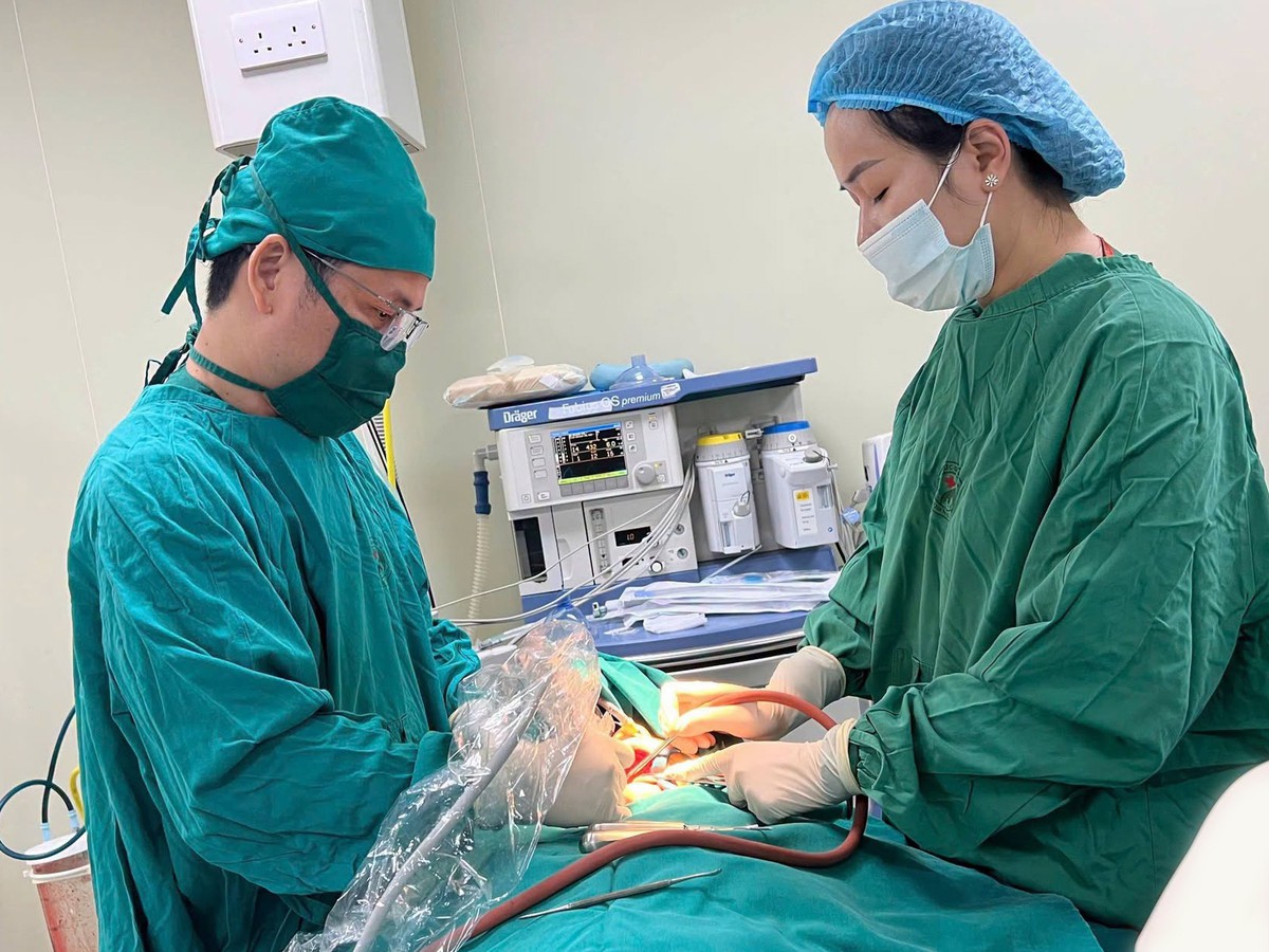 Răng nanh chậm mọc, phát hiện khối u ẩn sâu trong xương hàm bệnh nhân 15 tuổi