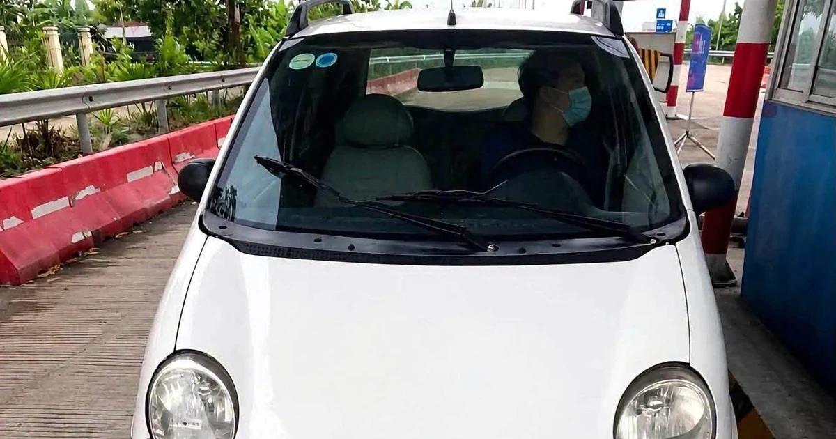 Vụ ô tô "cỏ" bị phạt nguội gần 500 triệu: Cục CSGT lý giải vì sao chủ xe không nhận được thông báo