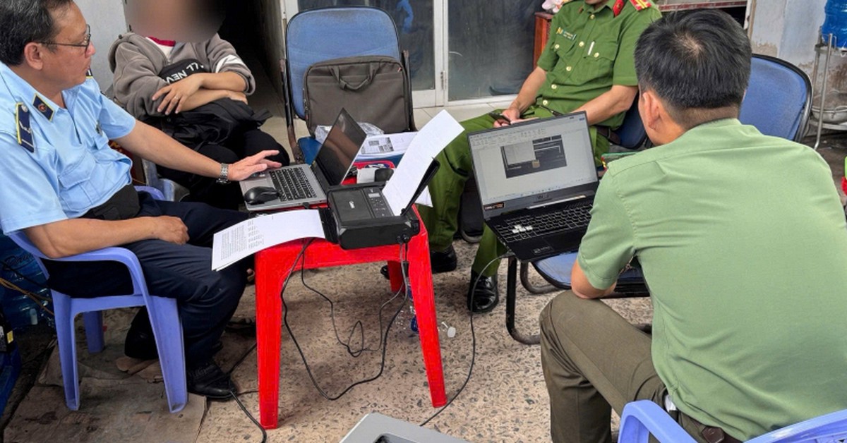 Công an đồng loạt kiểm tra, phát hiện hàng trăm...