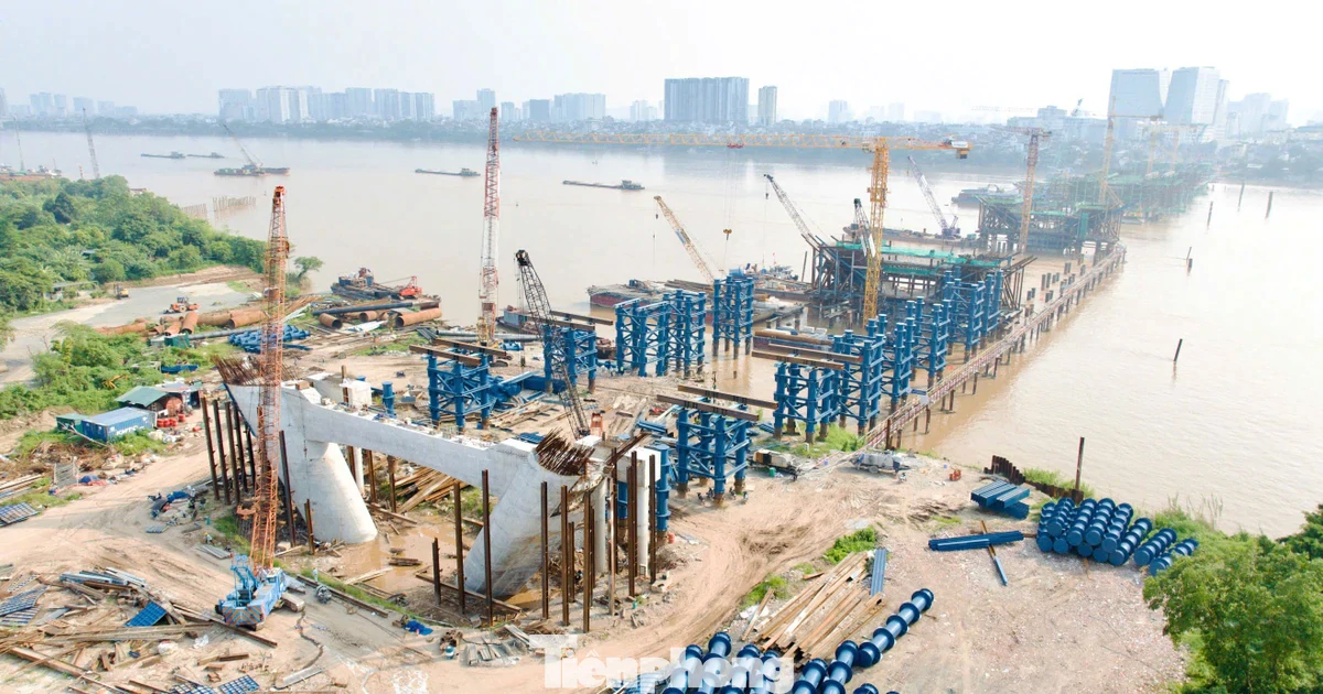 Đại công trường cầu Trần Hưng Đạo tăng tốc trước mùa mưa lũ