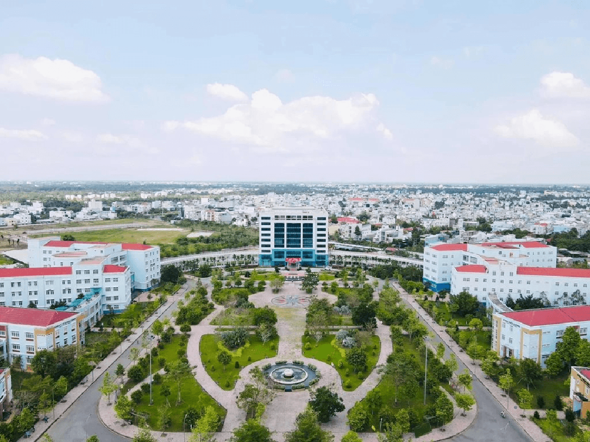 1 trường đại học y dược vừa vượt mốc doanh thu 1.000 tỷ đồng, gần như 100% sinh viên ra trường có việc làm, đang đặt mục tiêu vào top đầu châu Á
