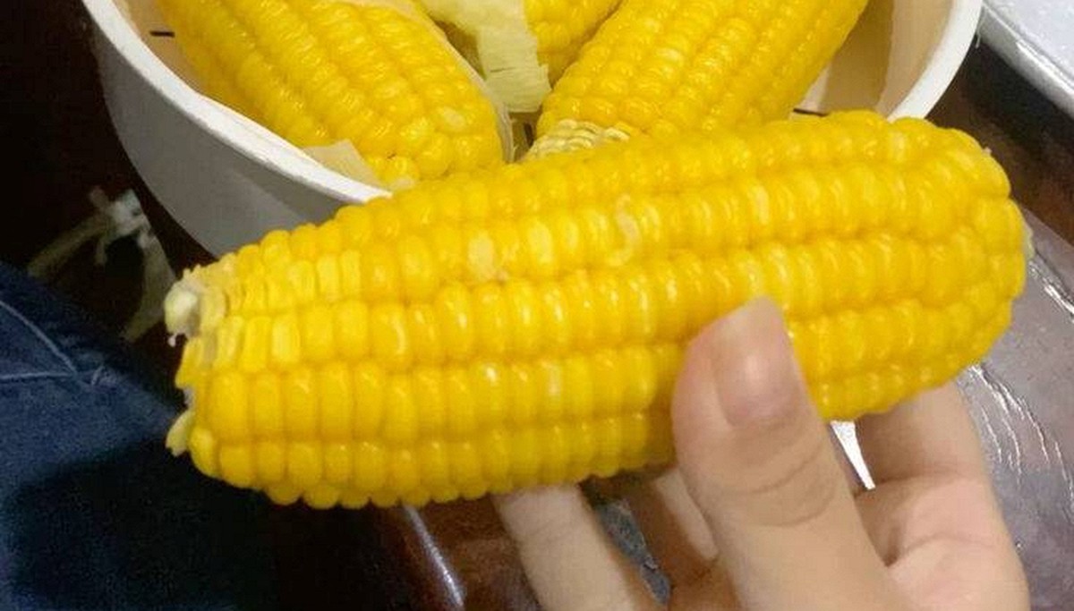 Người phụ nữ 60 tuổi mắc tiểu đường giấu bác sĩ ăn ngô ngọt mỗi ngày, 6 tháng sau bị hỏi: "Bà đã ăn gì vậy?"