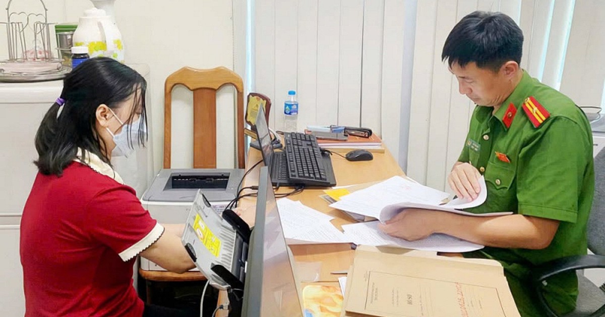Trích xuất 4.097 tệp dữ liệu trên máy tính, nữ nhân viên phòng tiêm chủng thực hiện 176 giao dịch, thu lợi hơn 300 triệu đồng