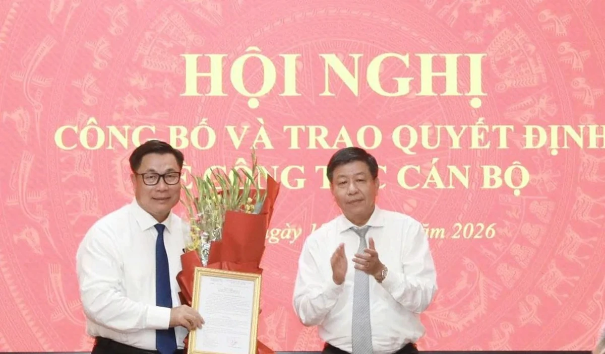 Tân Giám đốc Sở Nội vụ Hà Nội Nguyễn Quang Hiếu nhận nhiệm vụ