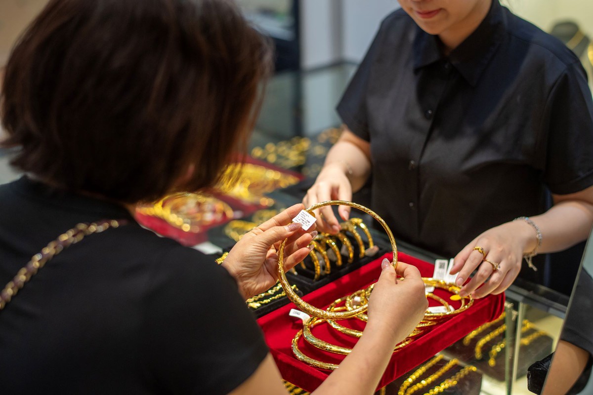 Giá vàng nhẫn trơn, vàng miếng sáng 19/8 đồng l...