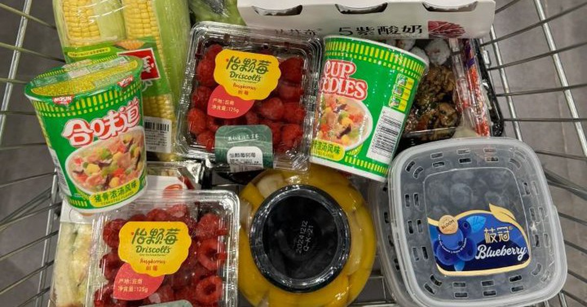 Vì sao siêu thị thường đặt đồ ăn vặt ngay gần quầy thanh toán?
