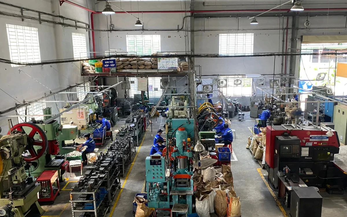 Hơn 155.000 doanh nghiệp rút khỏi thị trường: Tứ bề sức ép?