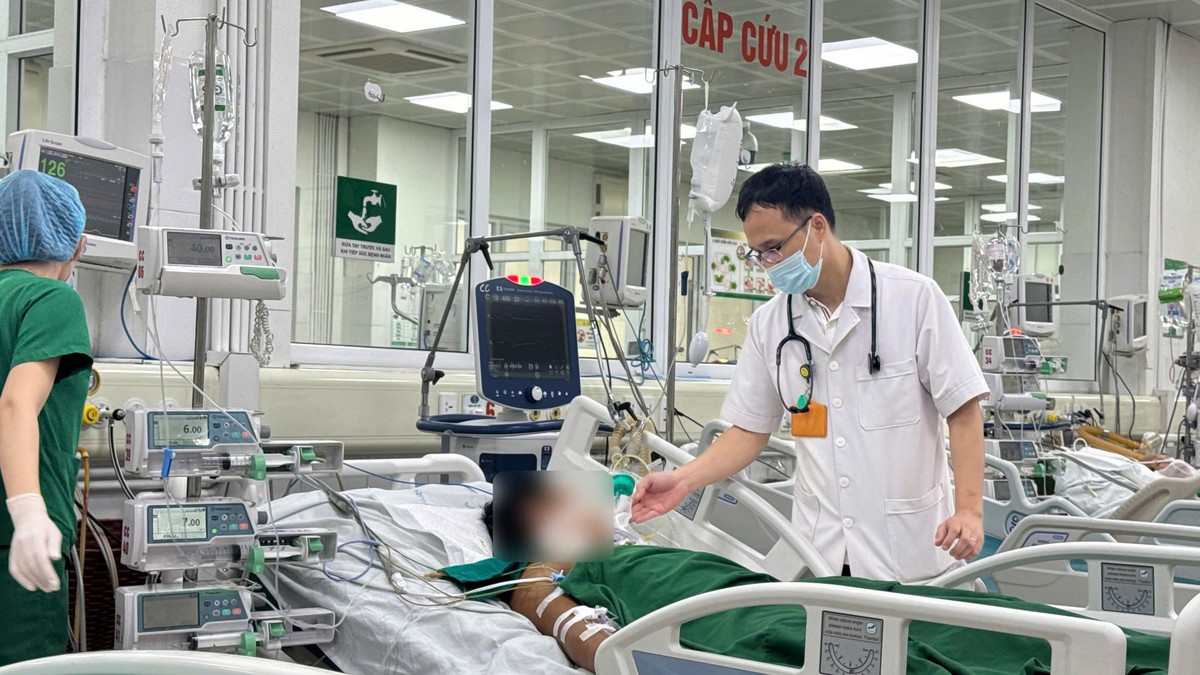 Tự mua thuốc nam trên mạng uống suốt 2 tuần, nam thanh niên 28 tuổi suy gan, phù não nguy kịch