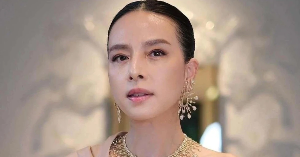 Ngoại hình trẻ kinh ngạc của bà trùm bóng đá Thái Lan