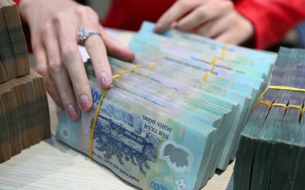 Đề nghị ưu tiên ngân sách để cán bộ đủ sống bằn...