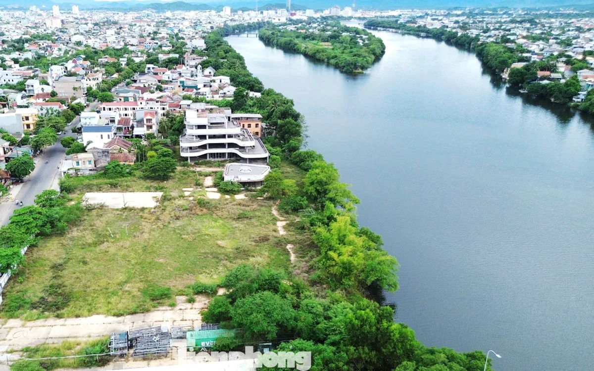 Tận thấy dự án trên khu ‘đất vàng’ thành bãi ho...