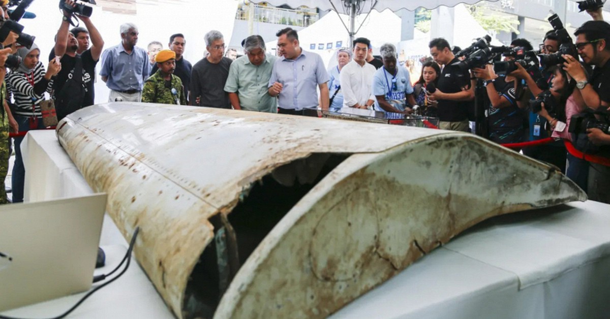 Máy bay MH370 tiếp tục được tìm kiếm sau hơn 12...