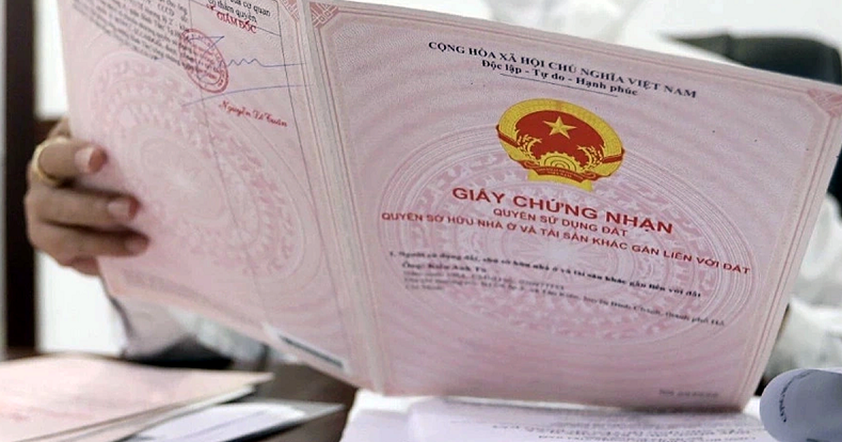 Ngỡ ngàng phát hiện sổ đỏ đang đảm bảo cho khoả...