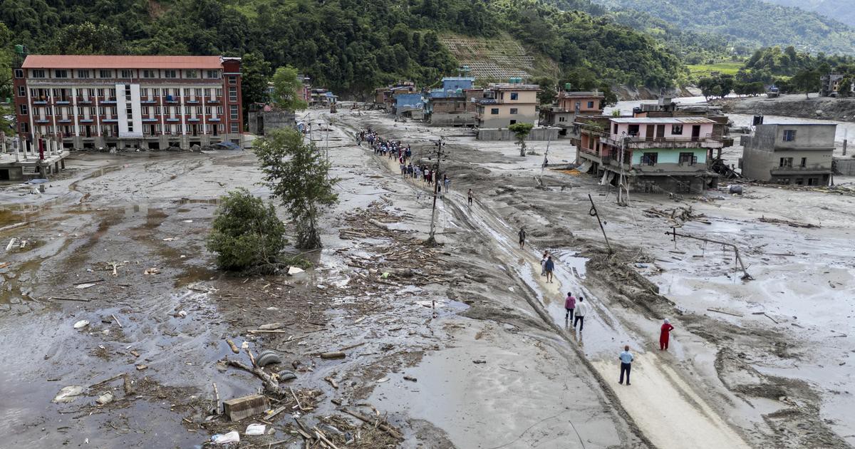 Thảm họa lũ quét Nepal - Tây Tạng: Thi thể được tìm thấy dọc các bờ sông, ít nhất 392 người chết và 93.000 người bị ảnh hưởng