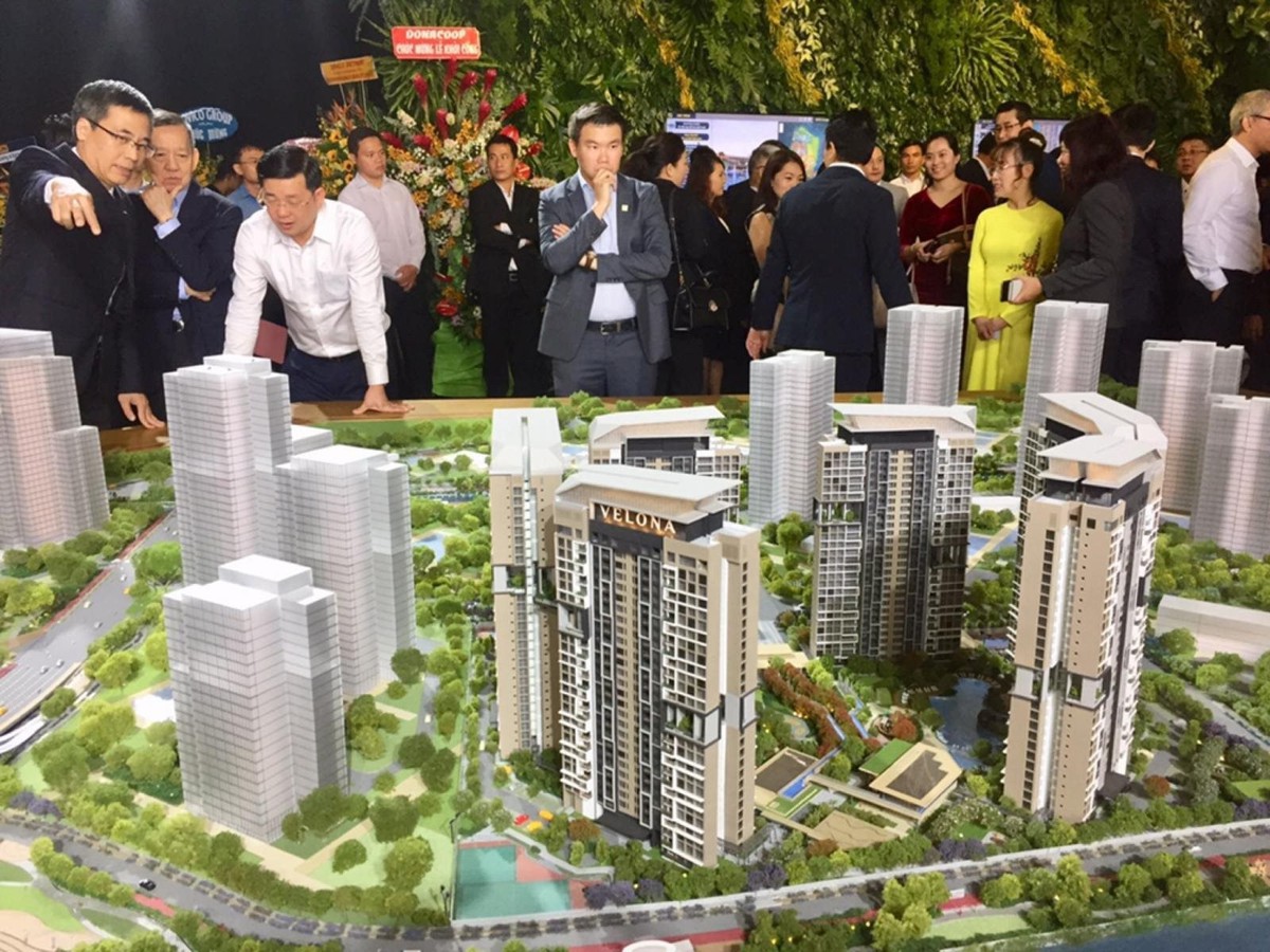 Lãi suất thả nổi chạm mốc 16%/năm, thanh khoản ...