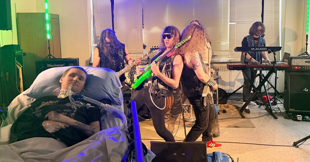 Fan không thể đến concert, ban nhạc Rock mang cả sân khấu vào bệnh viện biểu diễn riêng