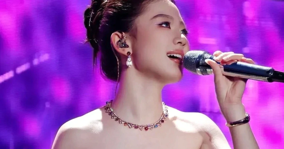 Nhiều nghệ sĩ bị gọi tên
