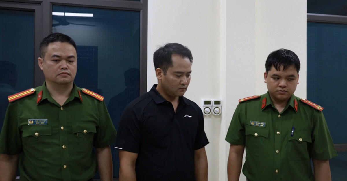 Khởi tố, bắt tạm giam Giám đốc 36 tuổi của 1 công ty xây dựng trong vụ lan can đá kè sông Hồng gãy đổ sau bão Yagi