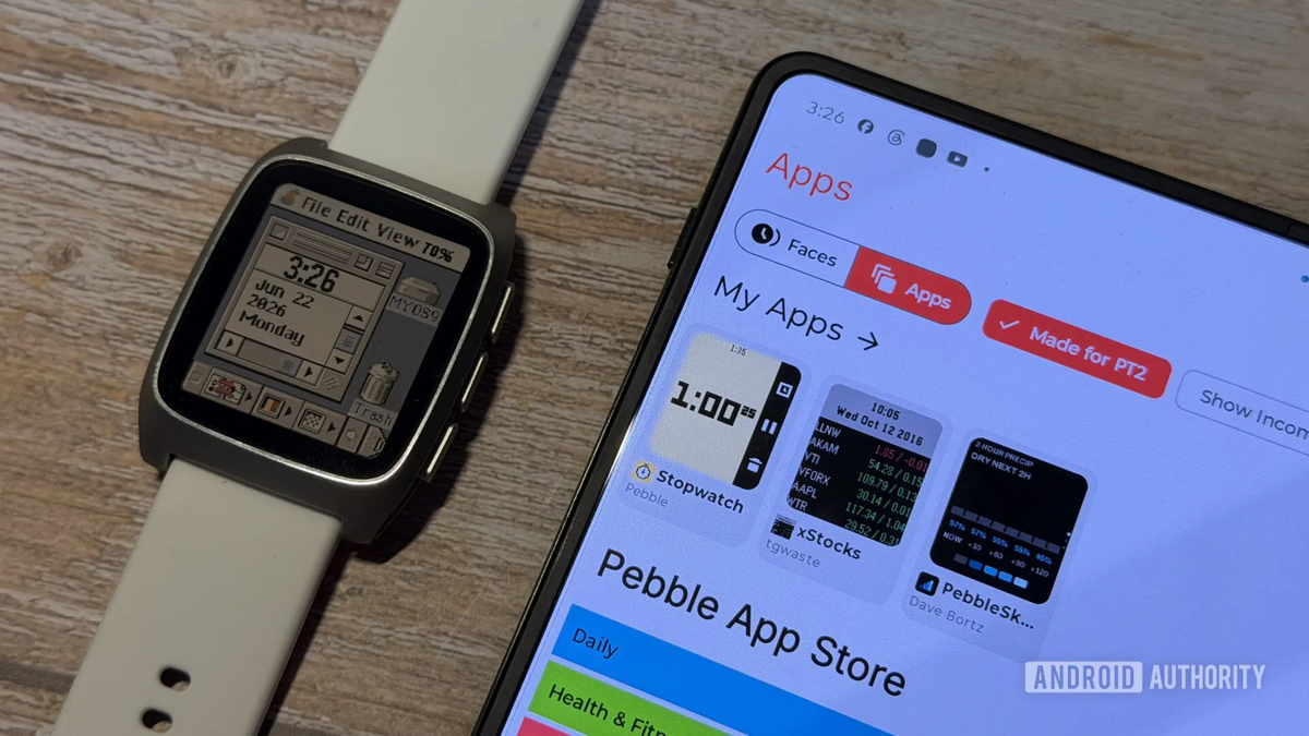 Cuộc lội ngược dòng của huyền thoại một thời: Pebble chọn đi lối riêng đầy bất ngờ giữa lúc thị trường smartwatch gồng mình nhồi nhét công nghệ lên cổ tay