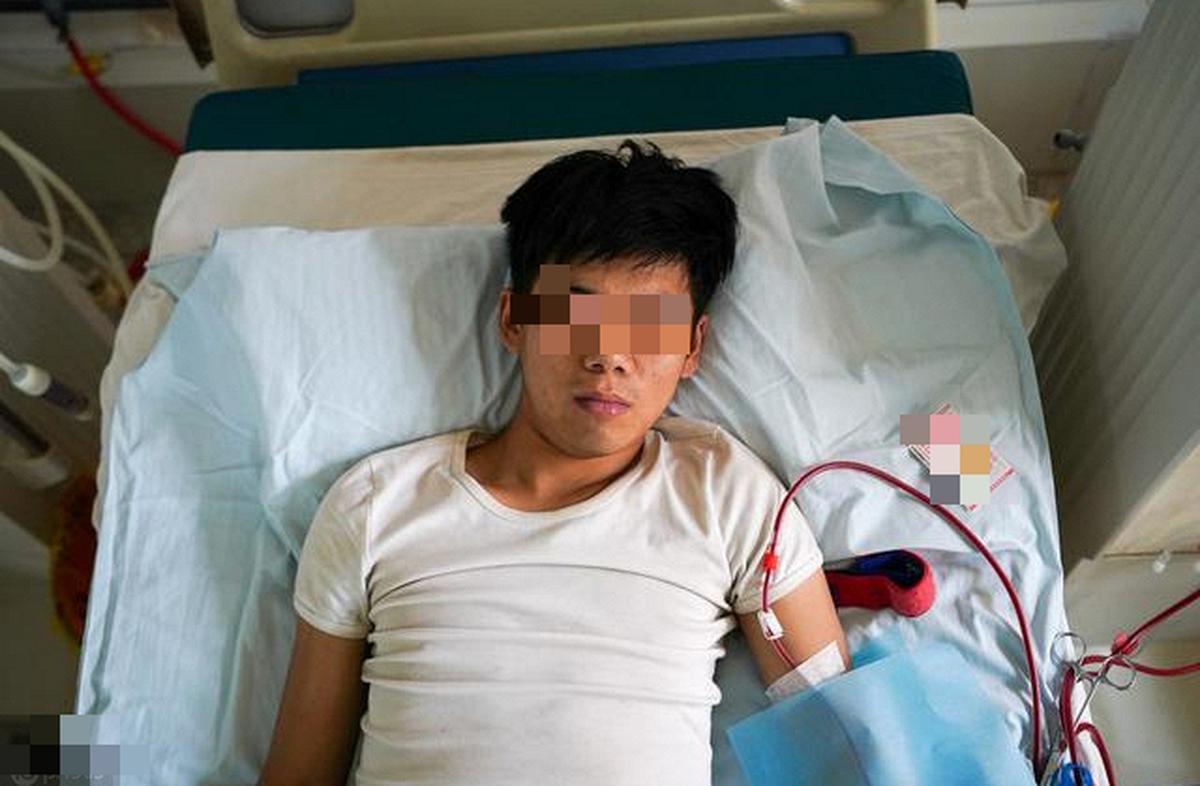 Ngày càng có nhiều người tử vong vì suy thận, bác sĩ nói thẳng: 5 thói quen buổi tối "phá thận" nhanh hơn nhịn tiểu