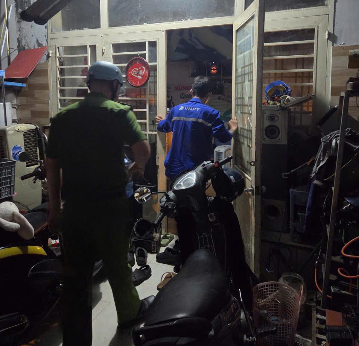 Hơn 200 cảnh sát đồng loạt ập vào kiểm tra 9 nhà trọ, cơ sở lưu trú lúc 2h sáng