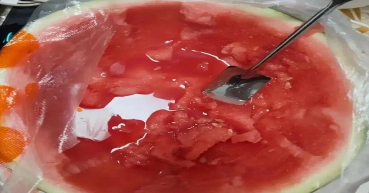 Nửa quả dưa hấu hé lộ tương lai một đứa trẻ: Cha mẹ khó trông chờ vào kiểu con cái này