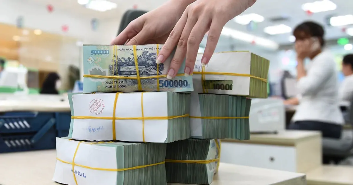 Lãi suất tăng cao, doanh nghiệp gửi nhà băng hà...