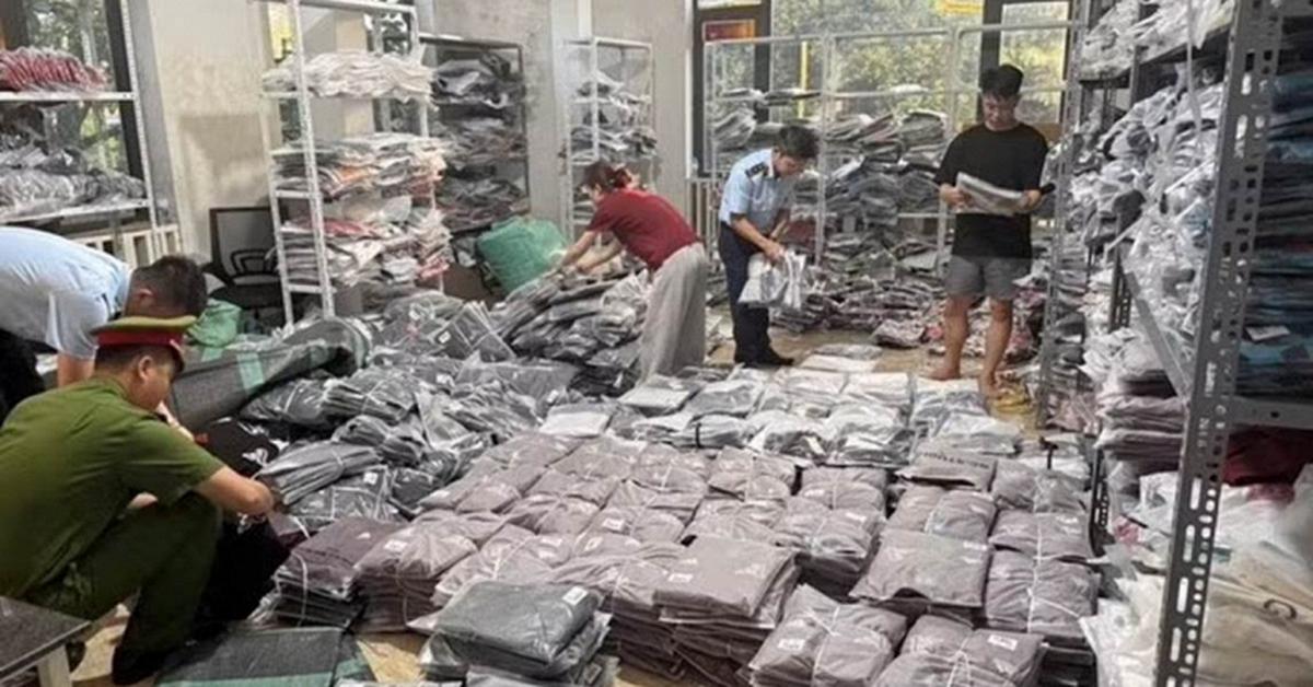 Kiểm tra chợ Ninh Hiệp, công an khởi tố chủ shop Nguyễn Thị Hương SN 1985