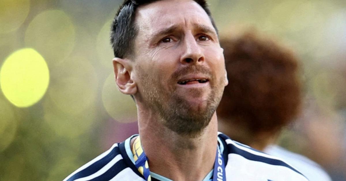 Messi đón tin buồn