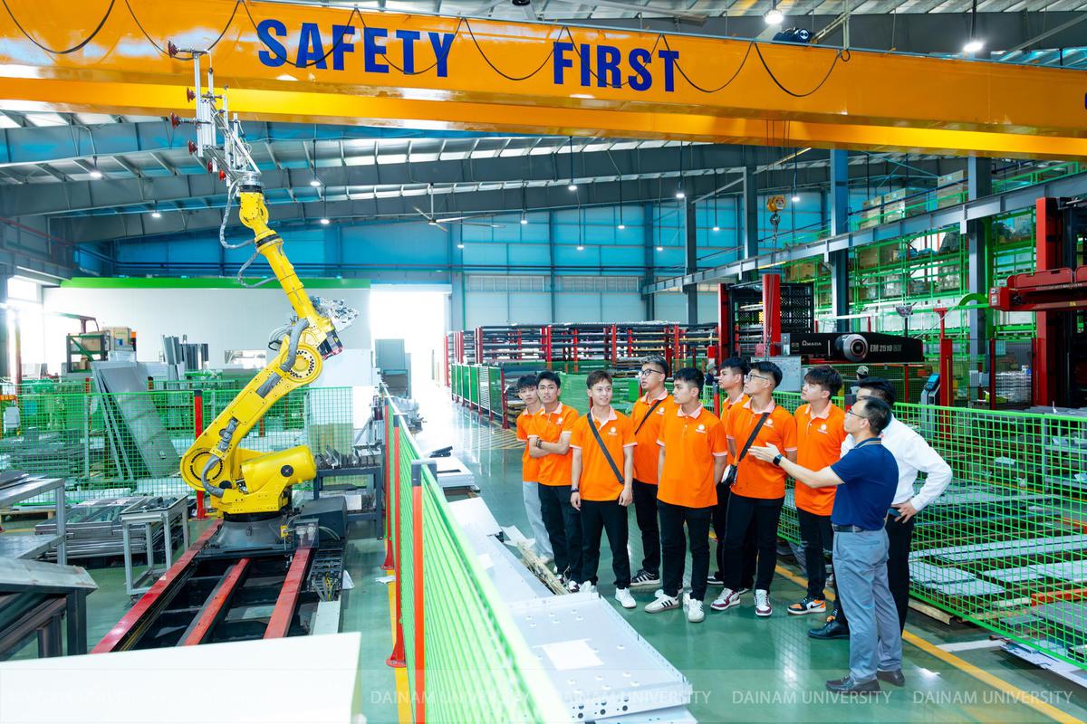 Điểm chuẩn nhiều trường đại học 2026 lộ diện: N...