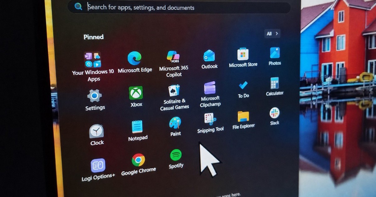 Windows 11 gặp lỗi khiến người dùng bối rối: Con trỏ bỗng phóng to, Defender liên tục tắt, Microsoft đang điều tra