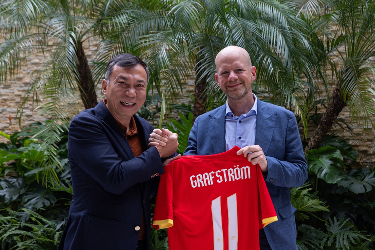 Tổng thư ký FIFA khen tuyển Việt Nam: Kỹ thuật, giàu bản sắc và kiên cường