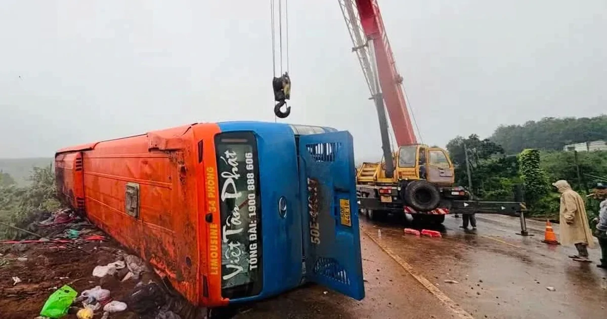 Nữ hành khách liệt 2 chân sau vụ lật xe khách ở Gia Lai