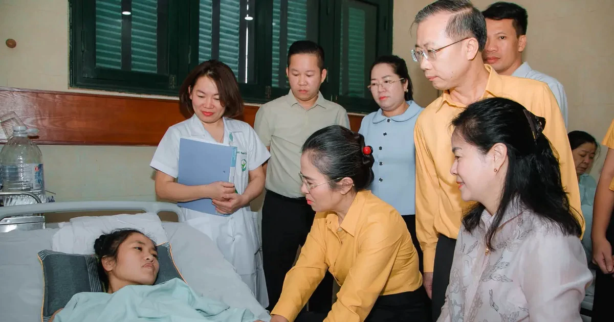 Cô giáo cứu học sinh khỏi xe tải: Nhà hảo tâm ủ...
