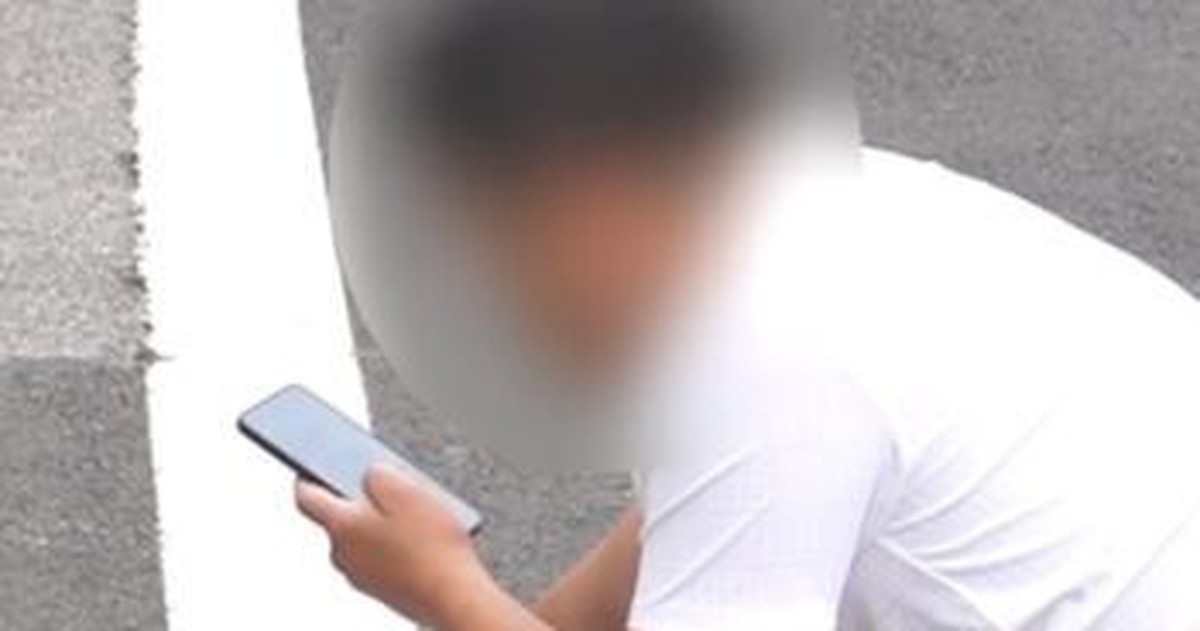 Tai nạn đâm xe do họp video, người đàn ông vẫn làm việc tiếp