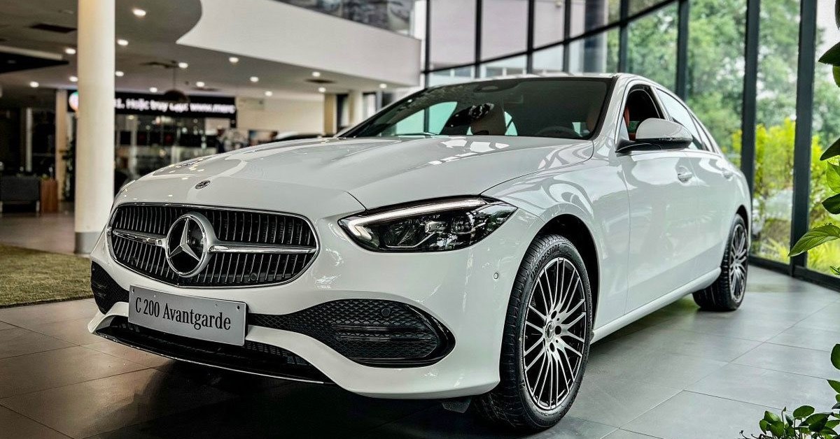 Hàng trăm xe Mercedes-Benz C200 và C300 bị thu hồi