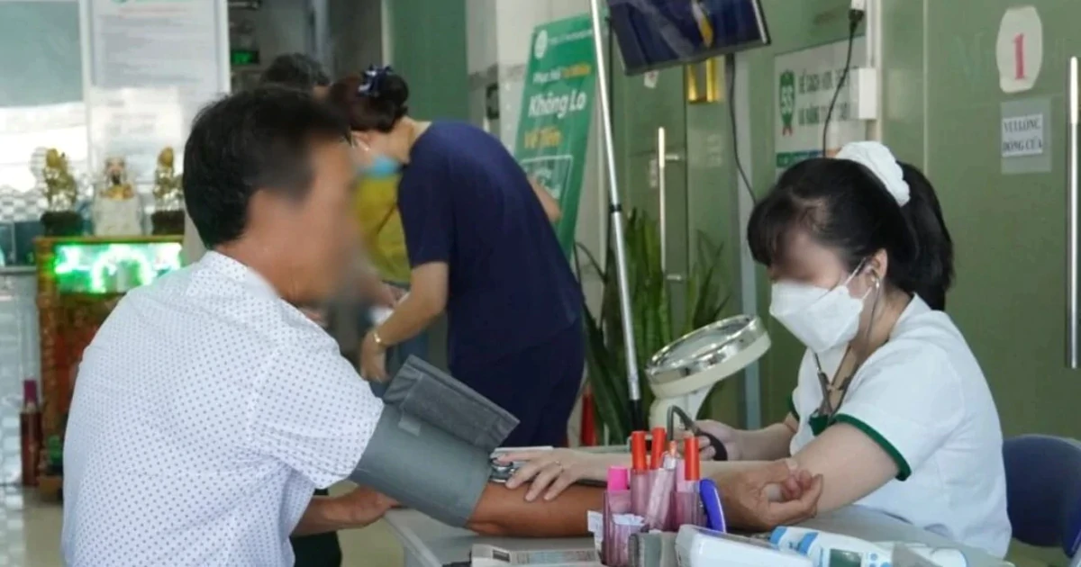 Bộ Y tế vào cuộc vụ khám sức khỏe xin việc trong 20 phút, giấy có 9 chữ ký
