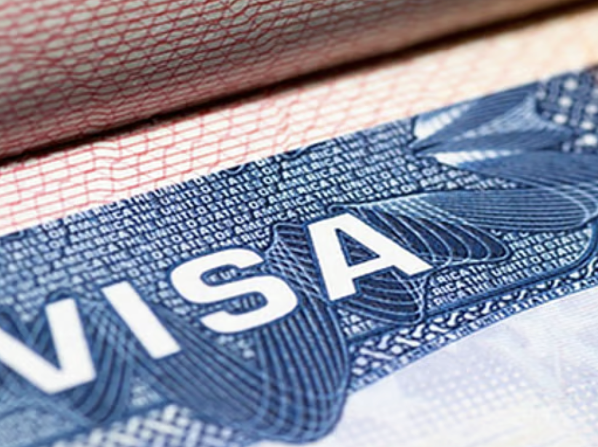 Mỹ tạm hoãn quy định siết visa với 2 nhóm đối tượng người nước ngoài