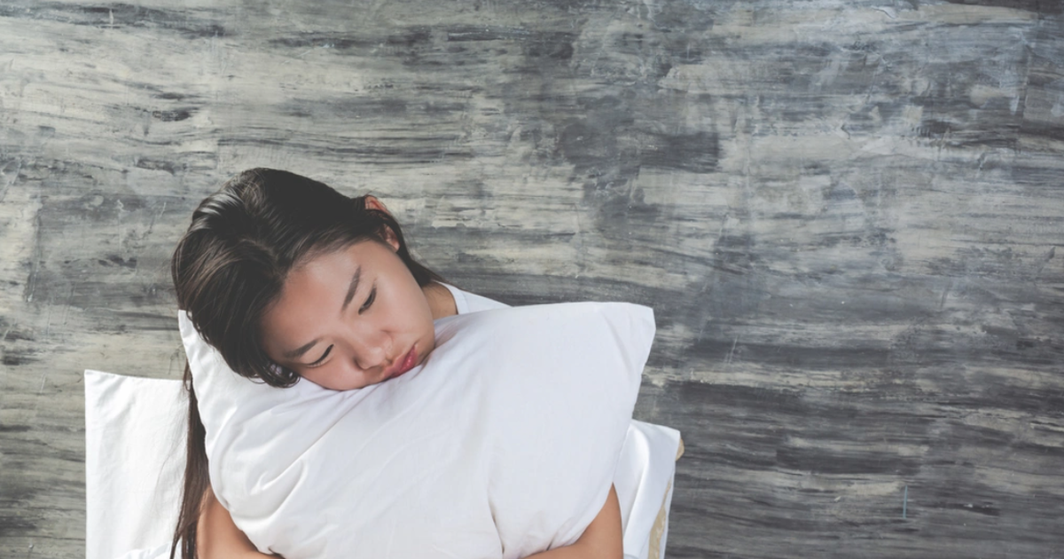 8 thói quen có thể làm tổn thương não: Cô đơn quá lâu, ăn vặt nhiều, TOP 1 rất nhiều người vẫn duy trì mỗi ngày
