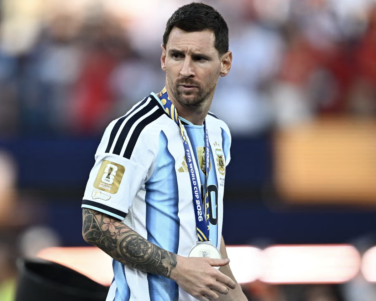 Lionel Messi bất ngờ trở lại đội tuyển Argentina
